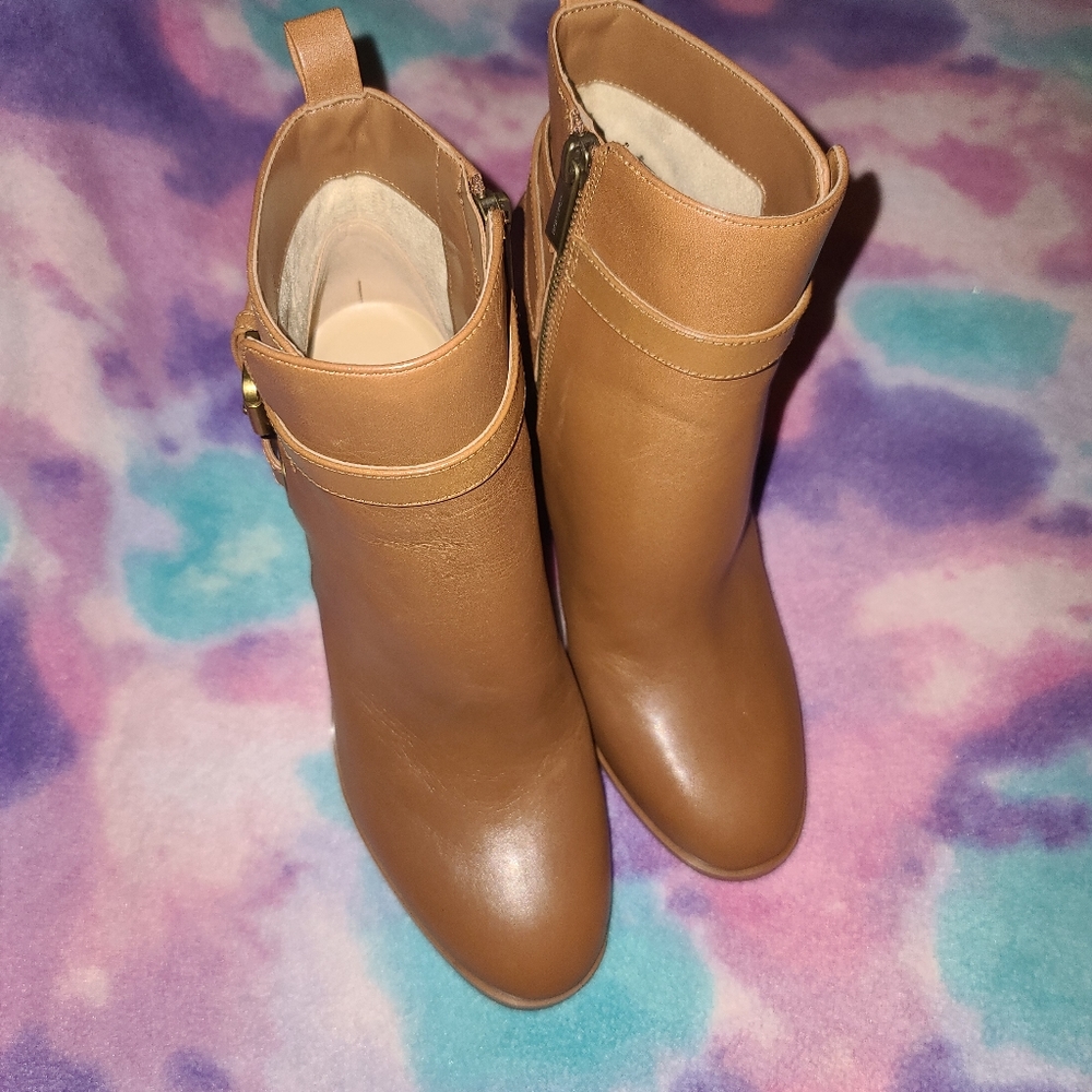 Micheal Kors Booties - Picture 4 of 16
